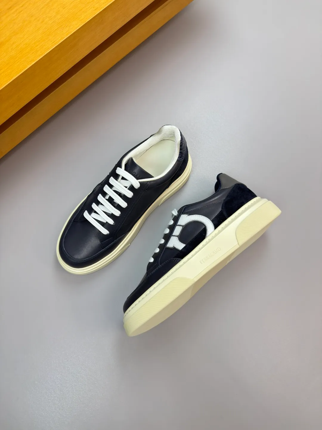 Men's men's shoes 💰440 [New style] 🏃‍♂️🏃‍♂️[Ferragamo] Ferragamo - High-end quality original order·Casual sports shoes -Upper: 🔝Nappa calfskin, suede calfskin, shoe body. Sewing brand totem, tongue air pressure brand logo -Inner: water-dyed cowhide -Outsole: ultra-light TPU foam rubber; molded outsole -Ultra-high quality control and fine workmanship: outstanding (high-end, extravagance, grade) -Size: 38-45 (46, can be customized)
